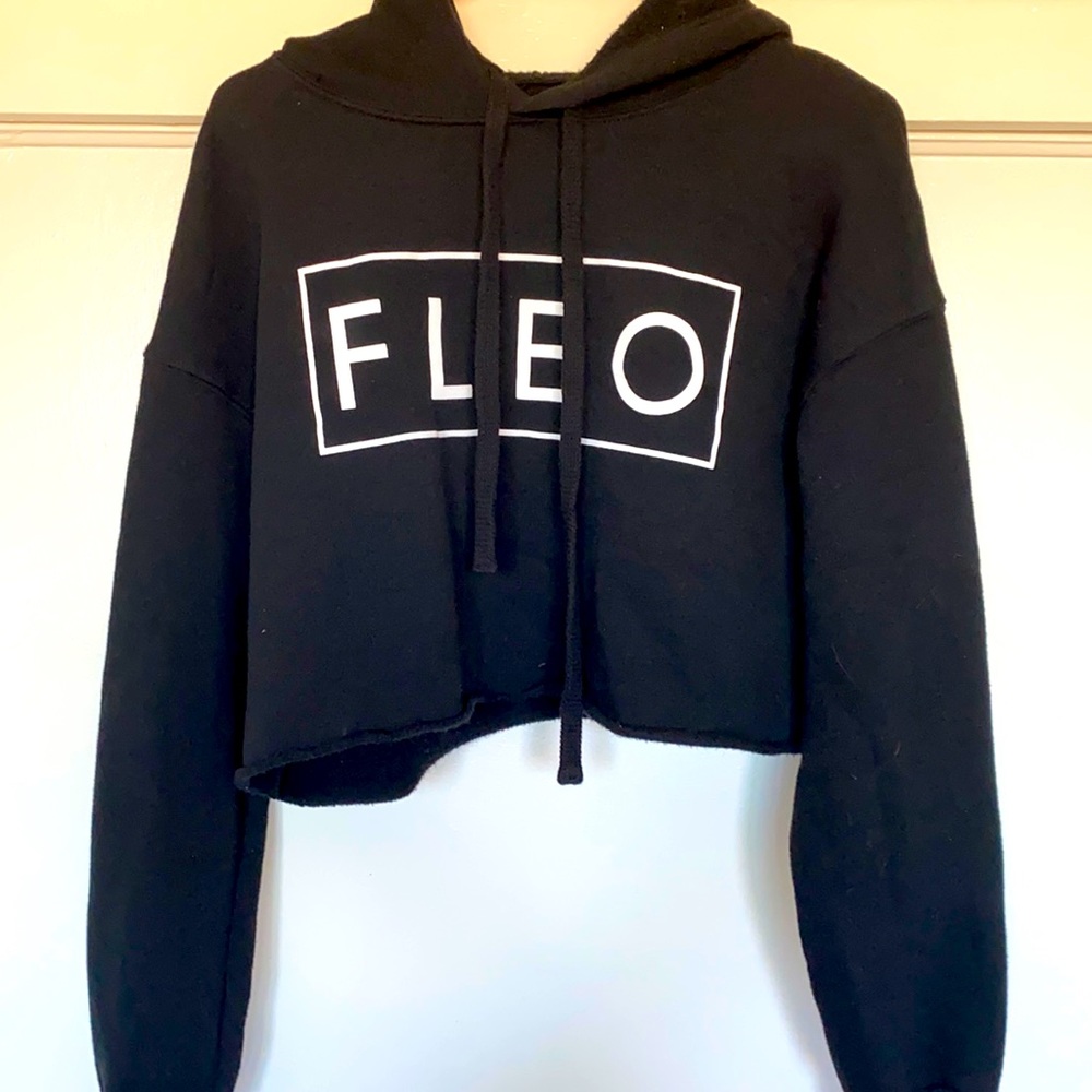 Fleo Cropped Hoodie